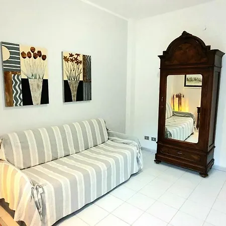 Comodo Al Mare Апартаменты Леричи